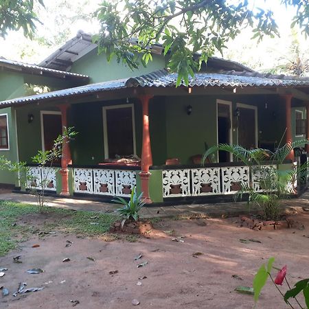 Green Bamboo House Sigiriya Exterior photo